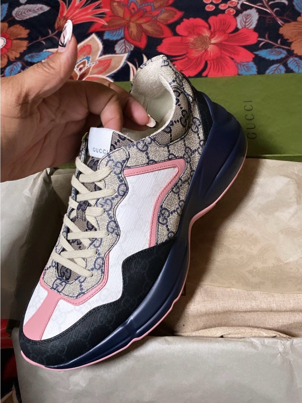 Authentic Gucci Sneaker Cream & Pink Fashion Sneaker
